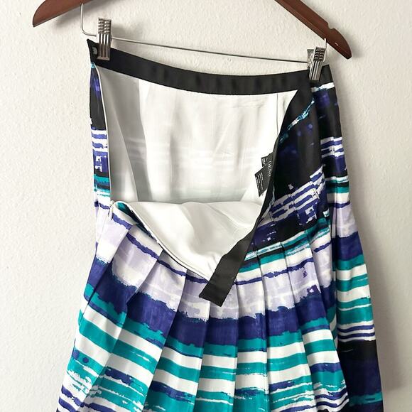 Carlisle 100% Silk Pleated Skirt Women's Size 4 Black & Blue watercolor stripe - Picture 4 of 7